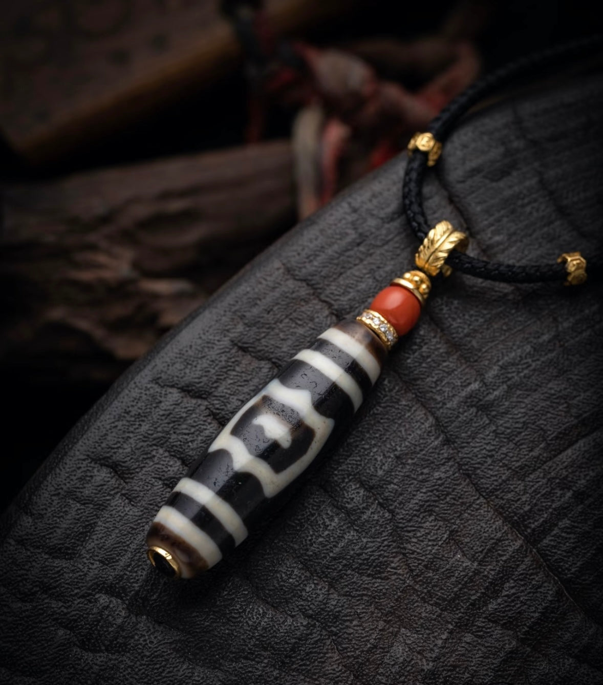 Protective & Wealth Tibetan Dzi bead pendant Necklace