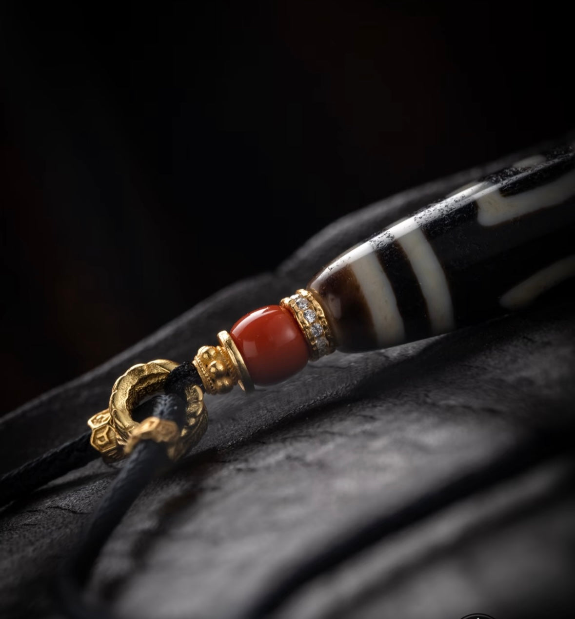 Protective & Wealth Tibetan Dzi bead pendant Necklace