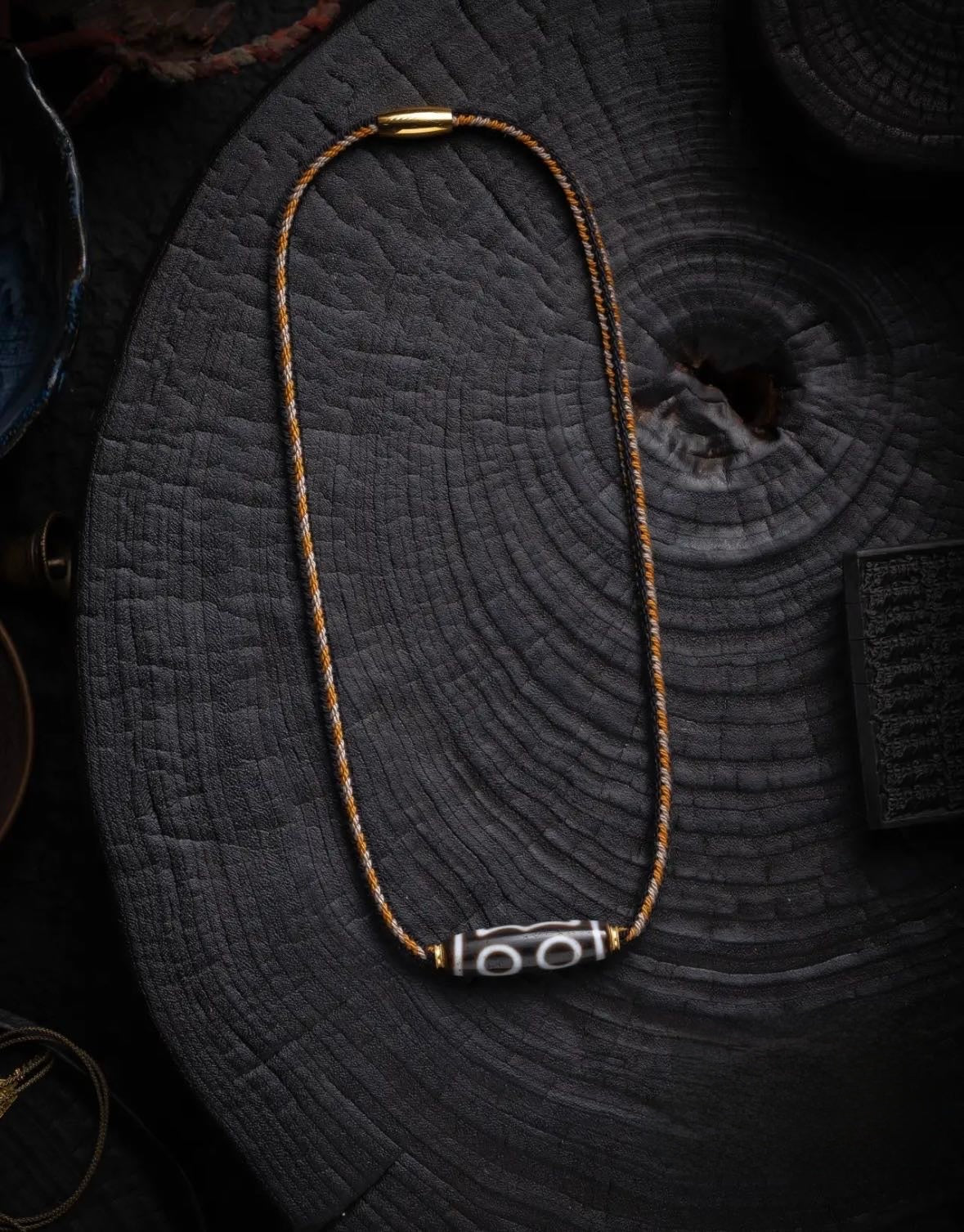 Tibetan Three-Eyes Pure Dzi Necklace — Minimalist Craftsmanship