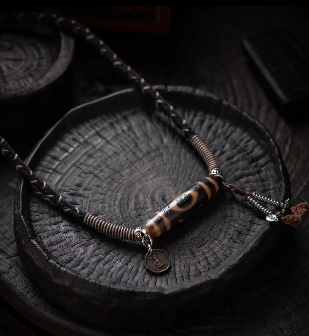 Tibetan Single-Eye Dzi Bead Handcrafted Necklace