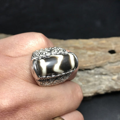 Tibetan Tiger Tooth Dzi 925 Sterling Silver Ring