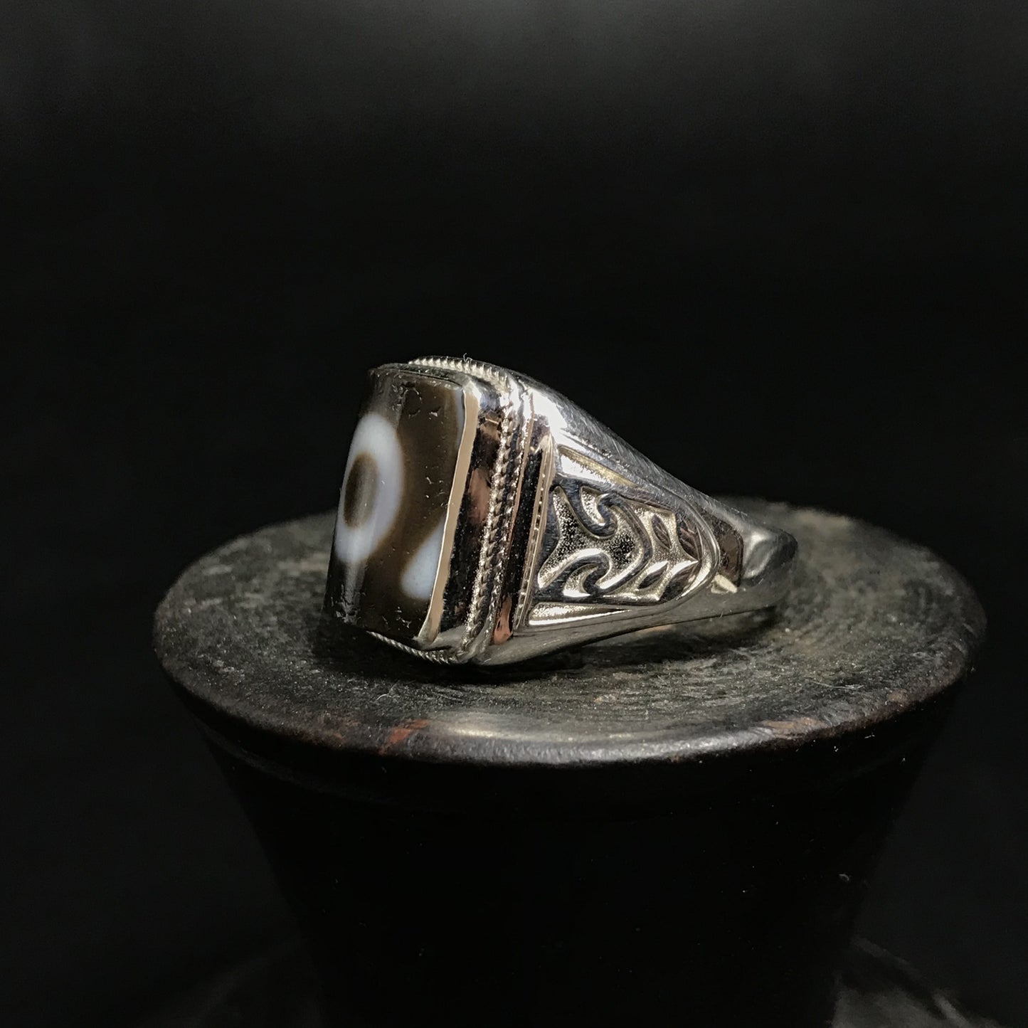 Tibetan One-Eye Dharma Dzi 925 Sterling Silver Ring