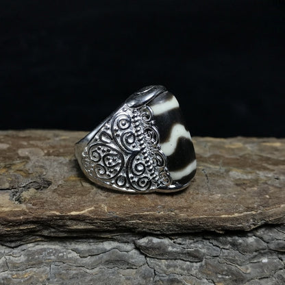 Tibetan Tiger Tooth Dzi 925 Sterling Silver Ring