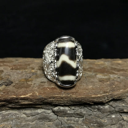 Tibetan Tiger Tooth Dzi 925 Sterling Silver Ring